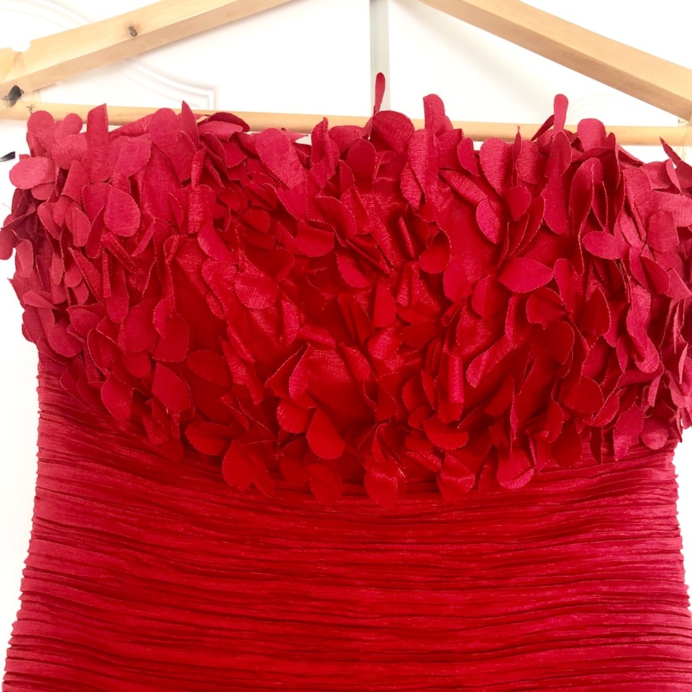 Red bodycon dress
